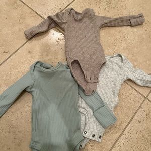 Newborn long sleeve onesie neutral bundle